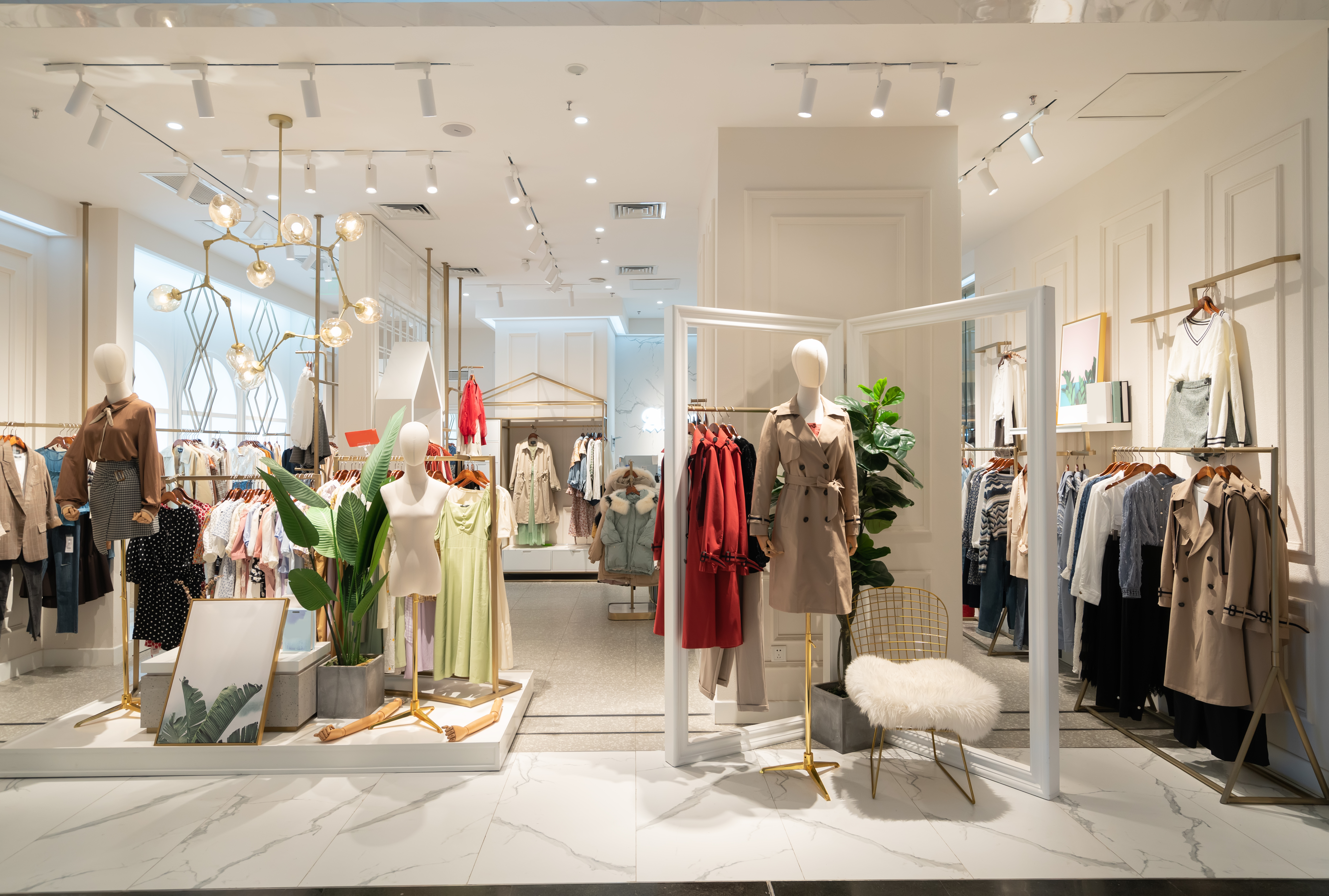 Women's fashion store in the shopping center